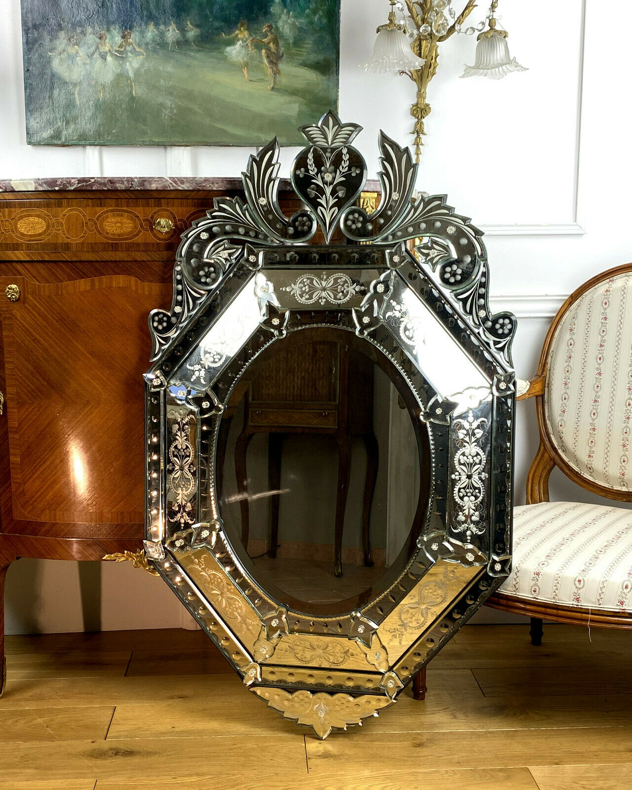 Early 20th century Venetian mirror made of bevelled glass engraved 123 x 73 cm