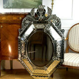 Early 20th century Venetian mirror made of bevelled glass engraved 123 x 73 cm