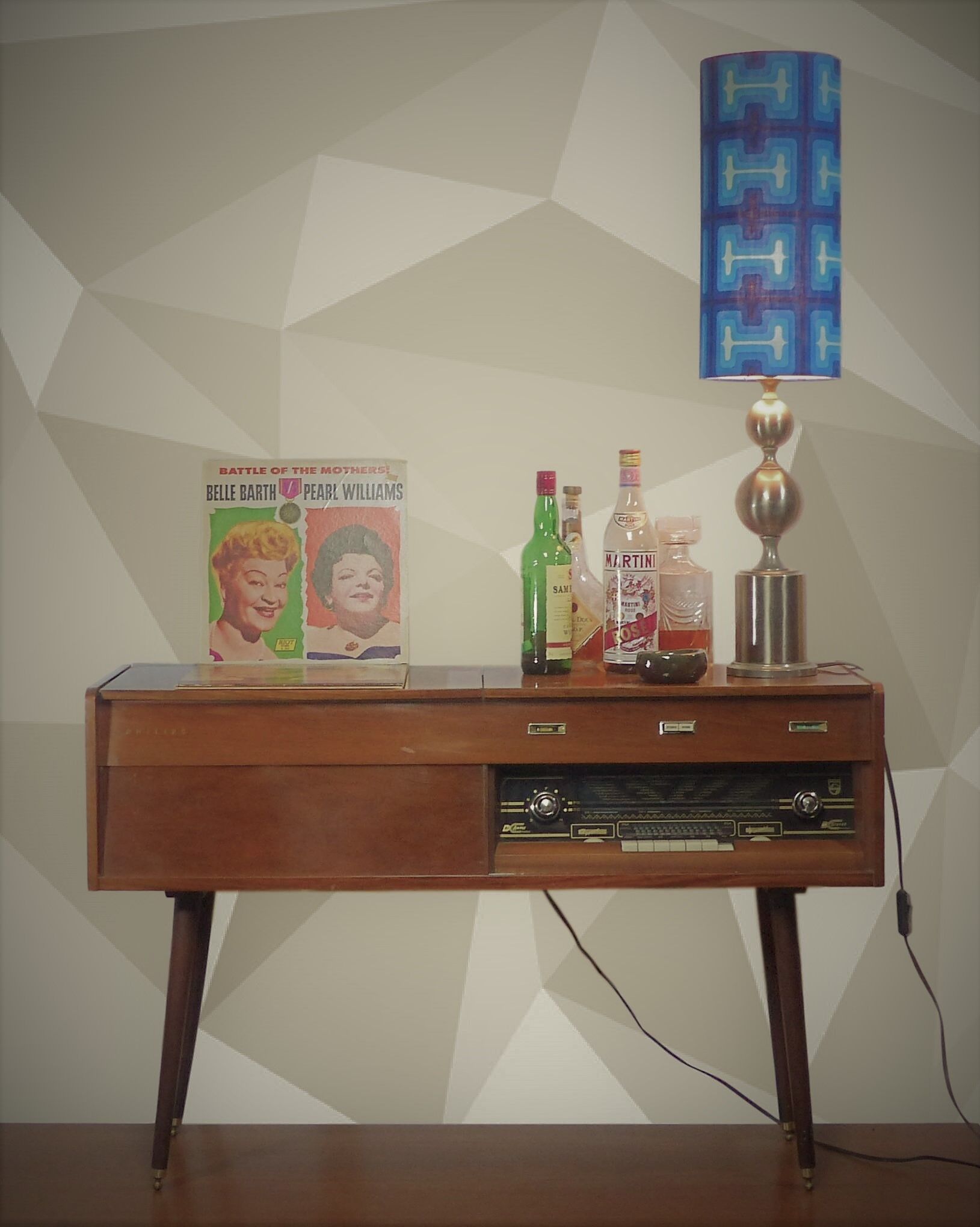 Sideboard with Philips Hifi system