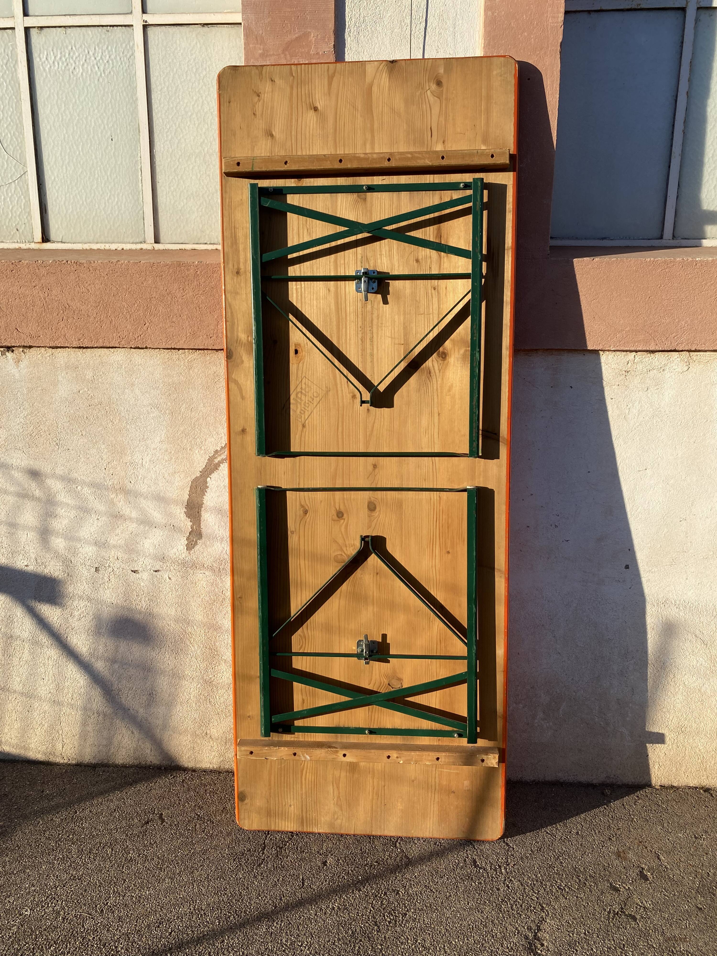 Brewery folding table