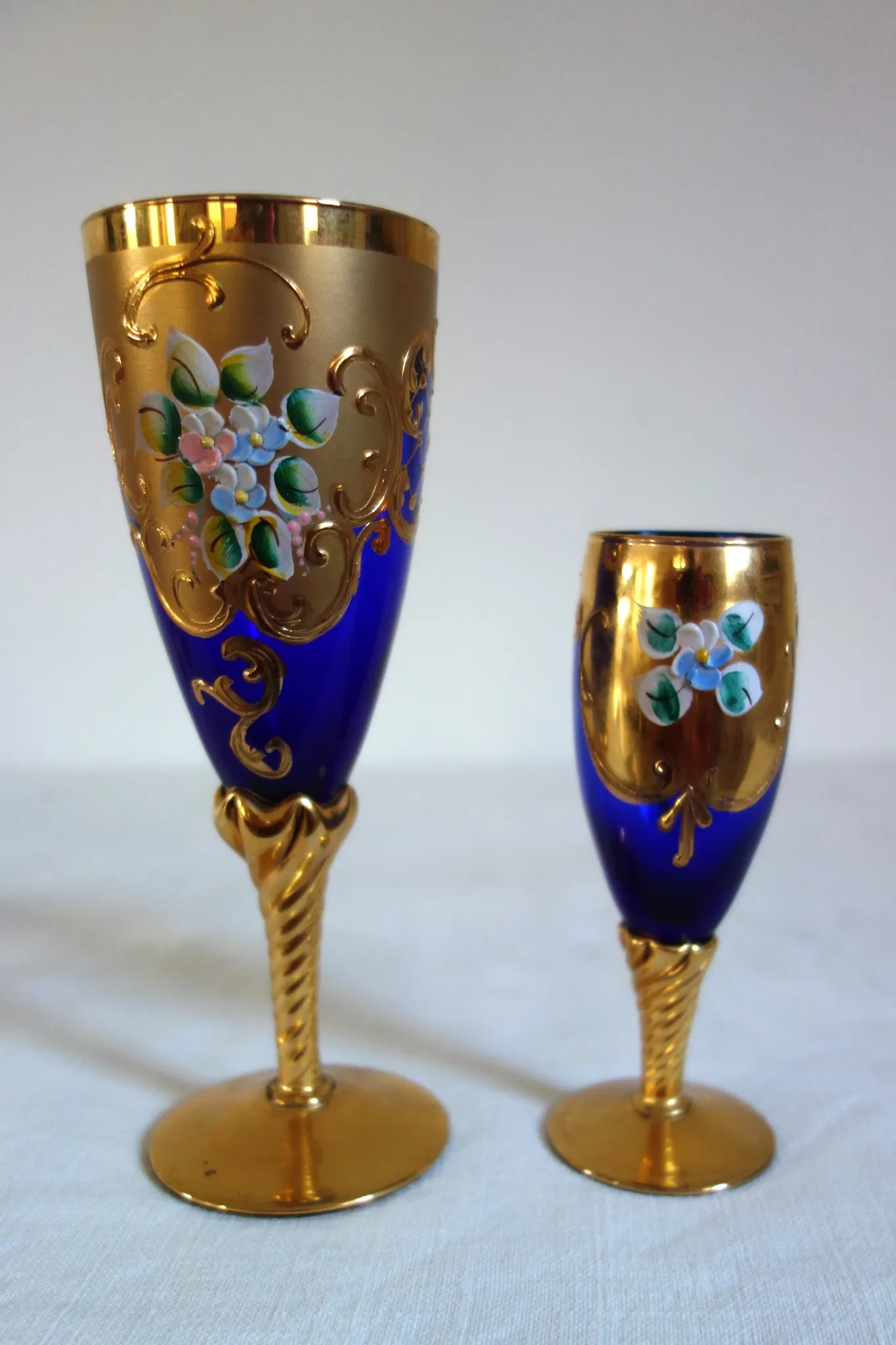 6 vintage cobalt blue and gold Murano aperitif glasses