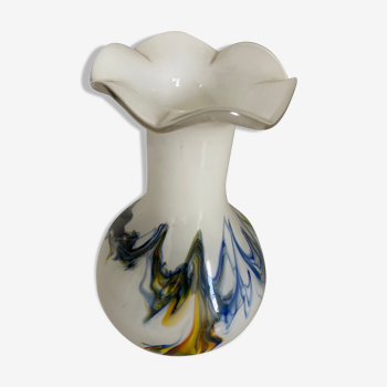 Opaque vase