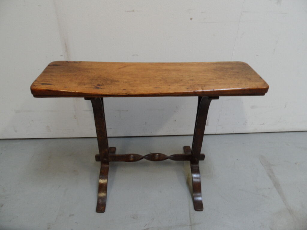 Petit banc en chêne antique