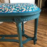Piano bench