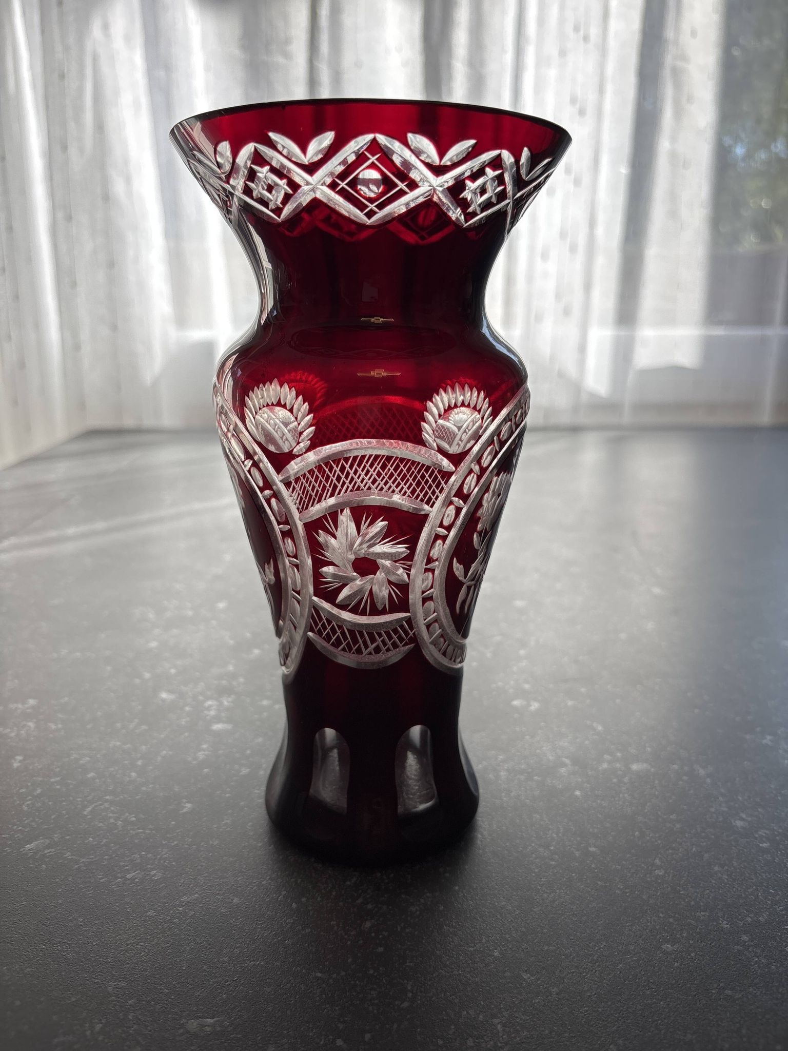 Vase en cristal rubis
