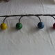 Porte manteaux mural vintage fer forgé et boule en bois de couleur rouge bleu jaune vert
