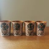 Suite of 4 vintage mugs