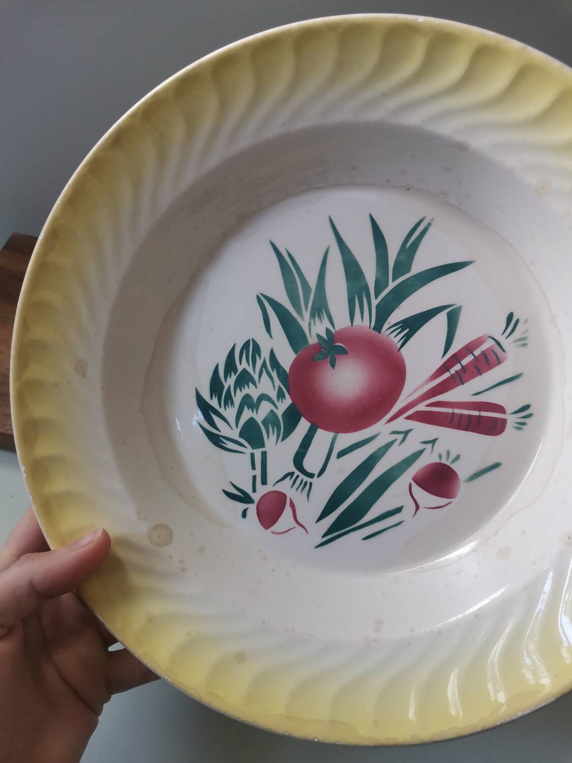 Grand plat service creux vintage motif légumes Sarreguemines Digoin France 9540