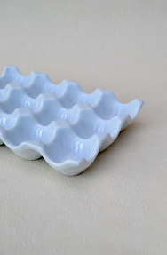 Ceramic egg tray
