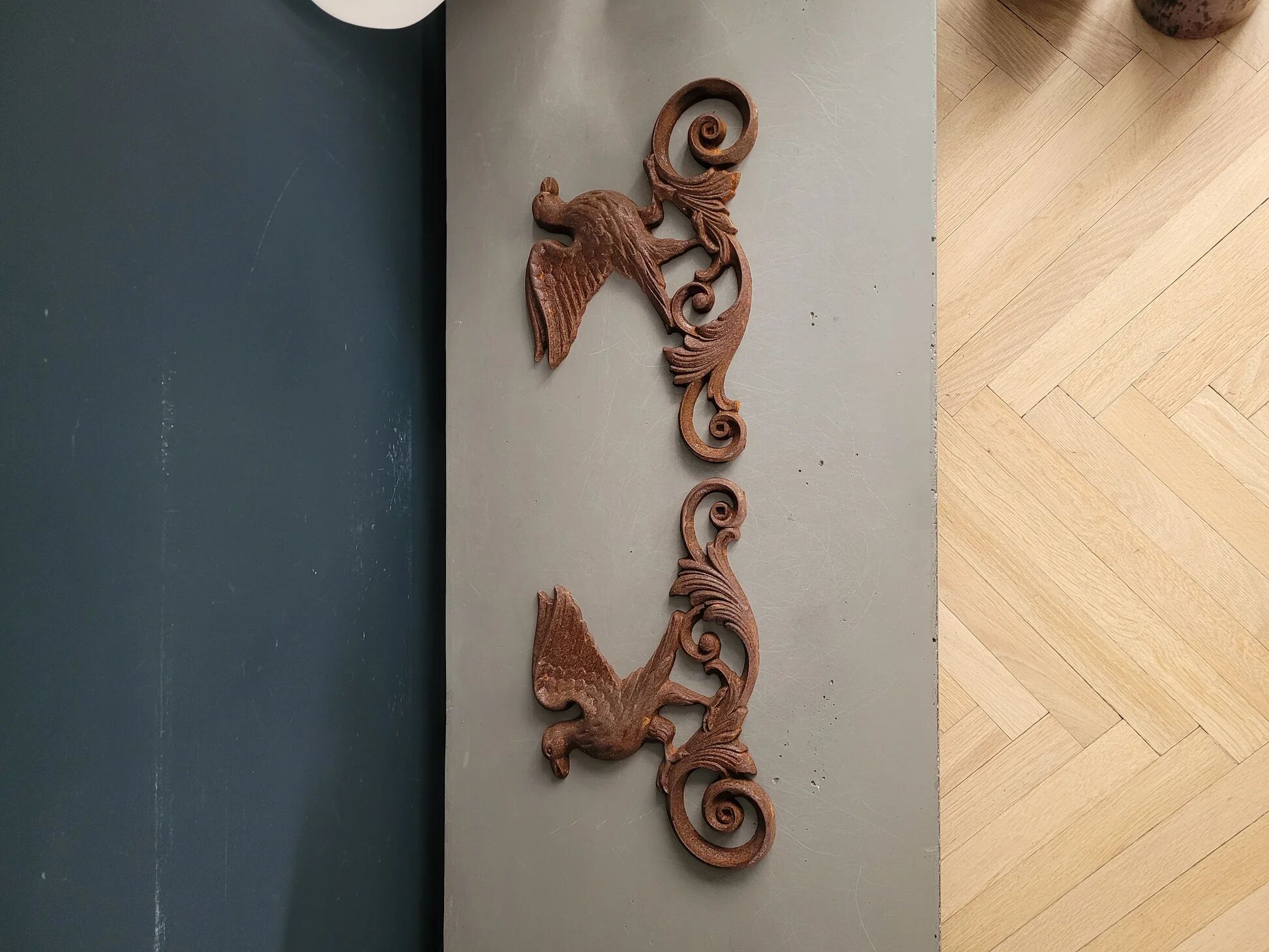Plaques décoratives oiseaux en fonte