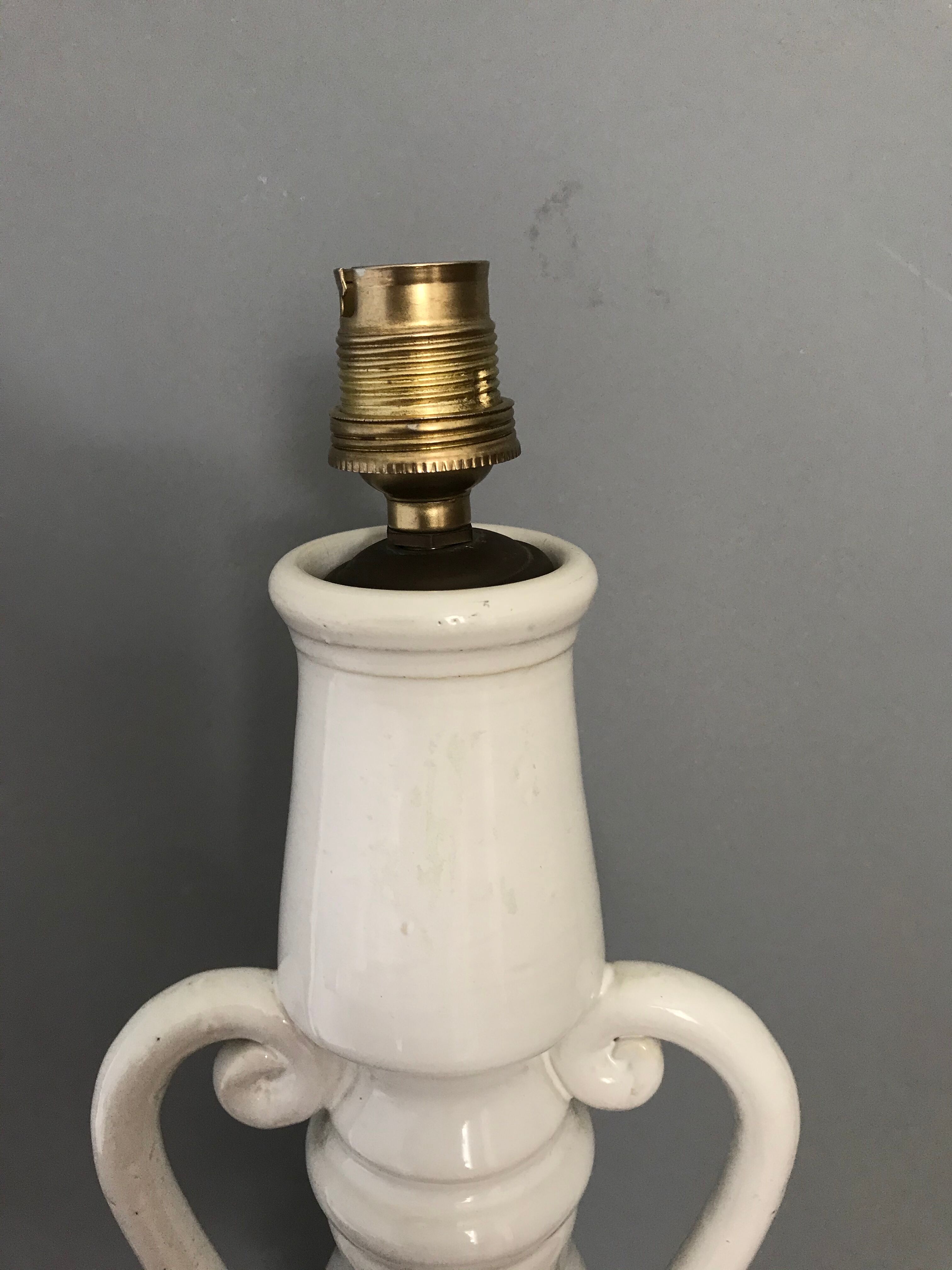 Enamelled ceramic lamp