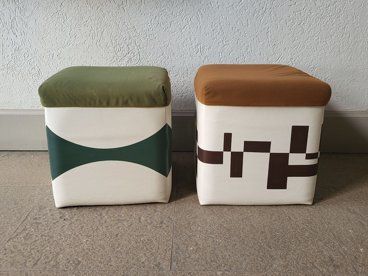 Vintage pouf