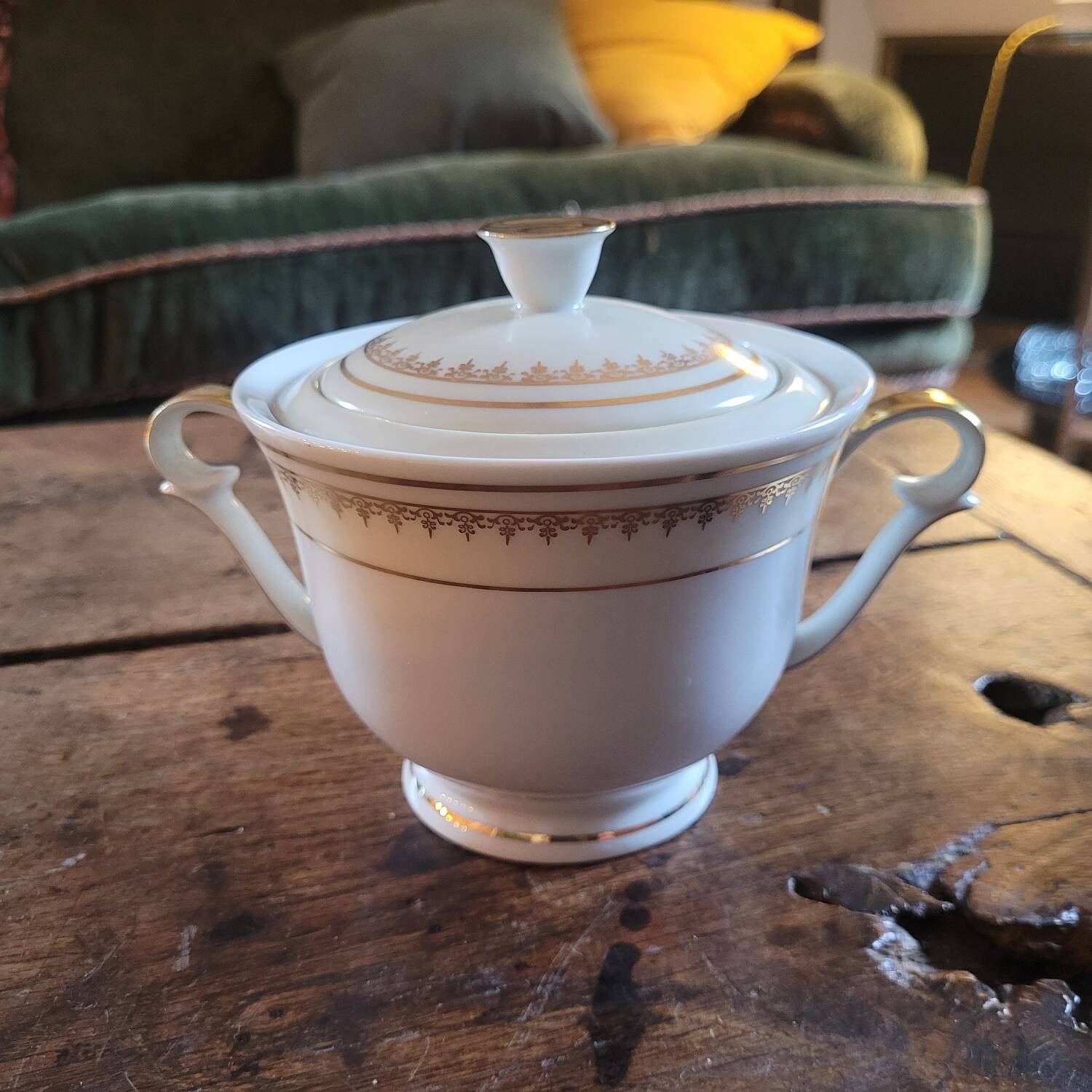 Porcelain sugar bowl Limoges Lanternier – gold decoration – 1950s–1960s