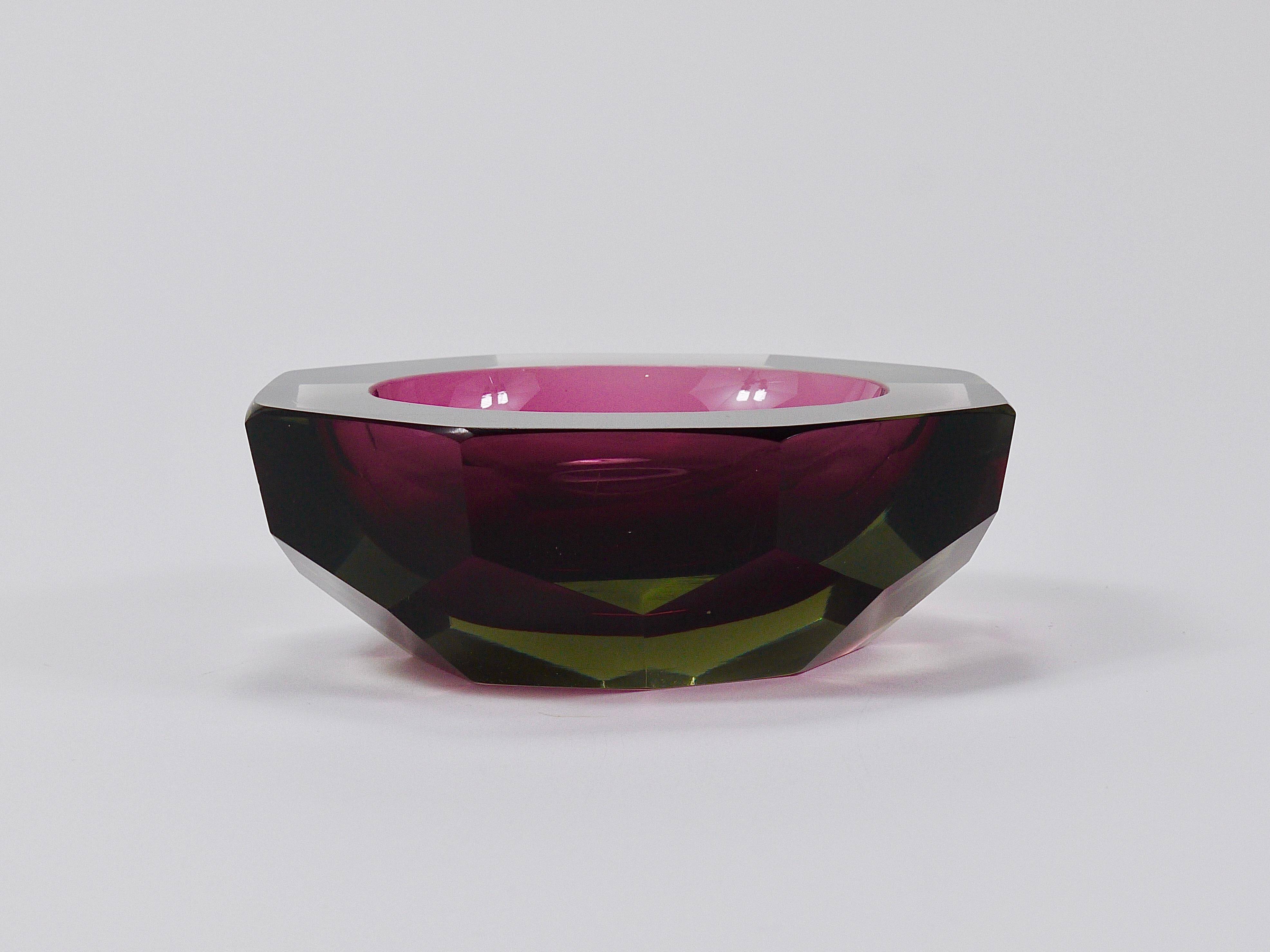 Flavio Poli Sommerso Caviar Murano Glass Bol Diamant par Seguso, Italie, années 1960