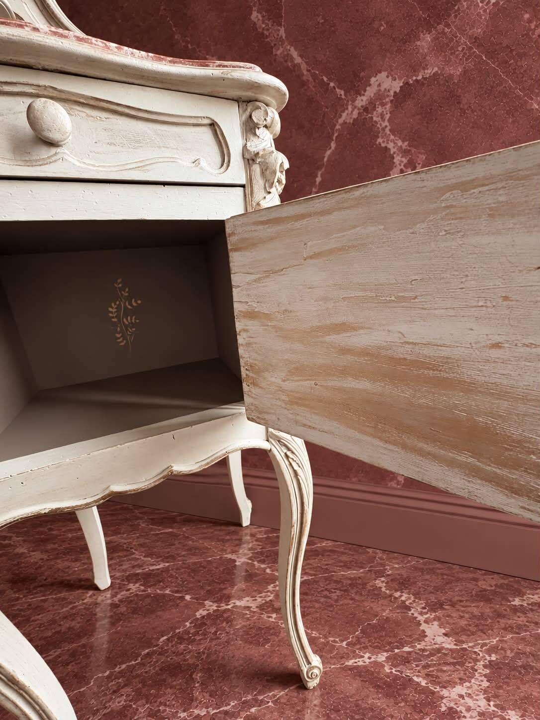 Table de chevet style louis xv rénovation artisanale