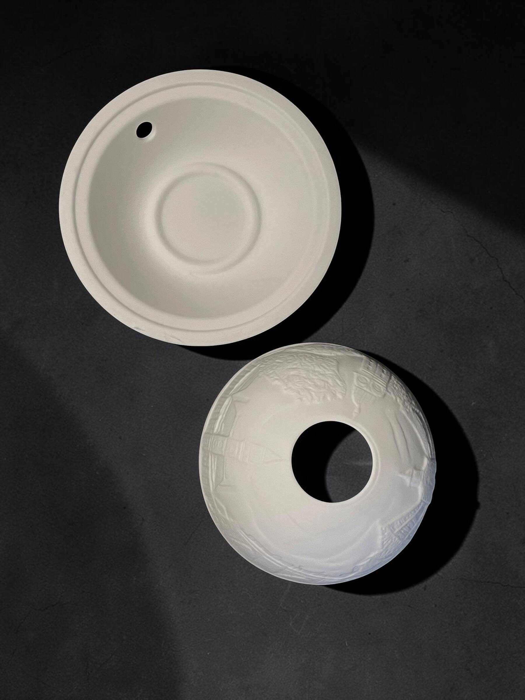 Porcelain lithophane photophore from Limoges