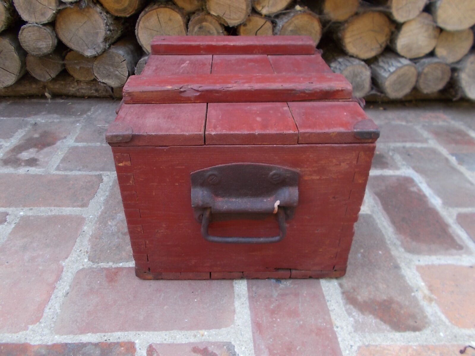 small trunk trunk