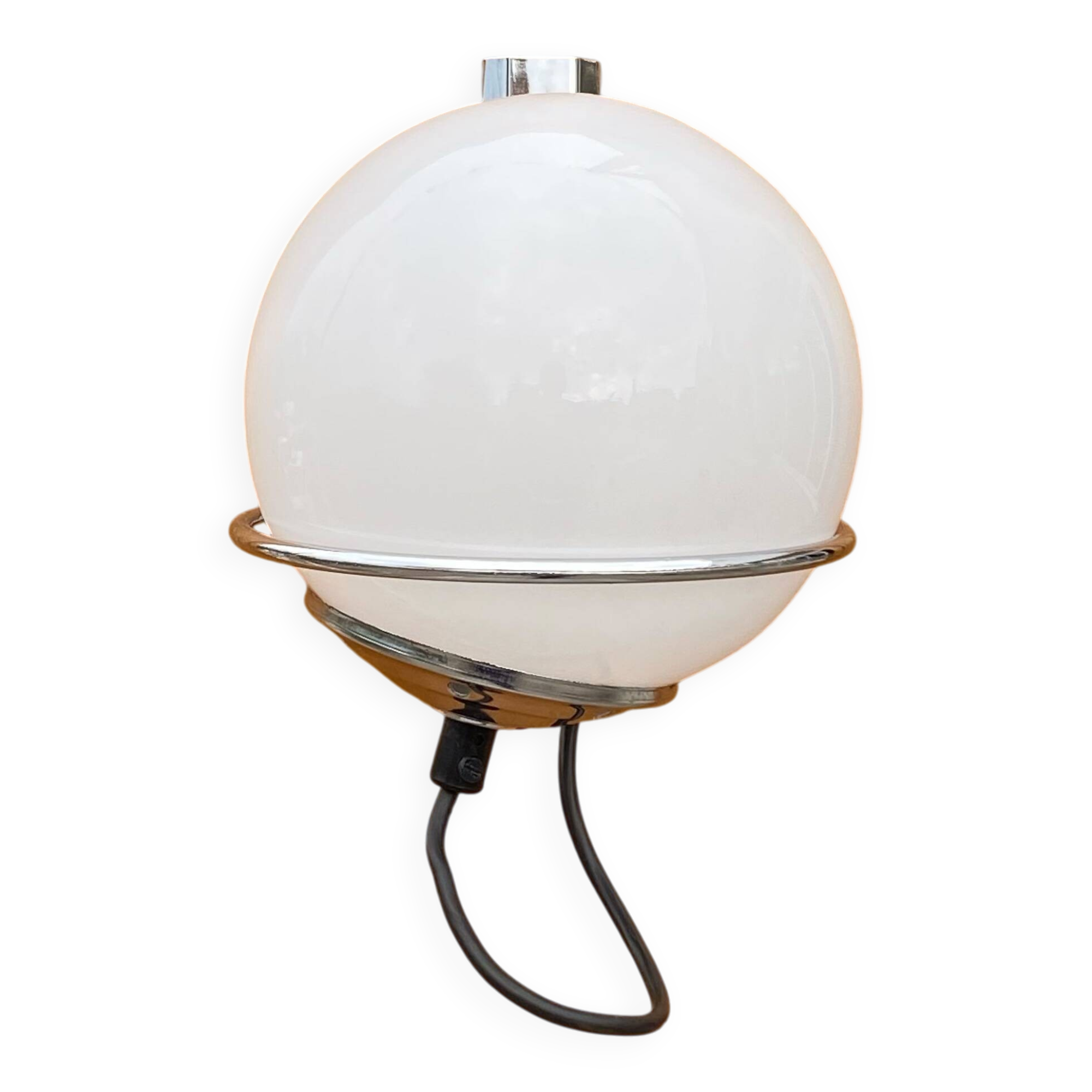 Applique globe opaline et métal chromé Targeti