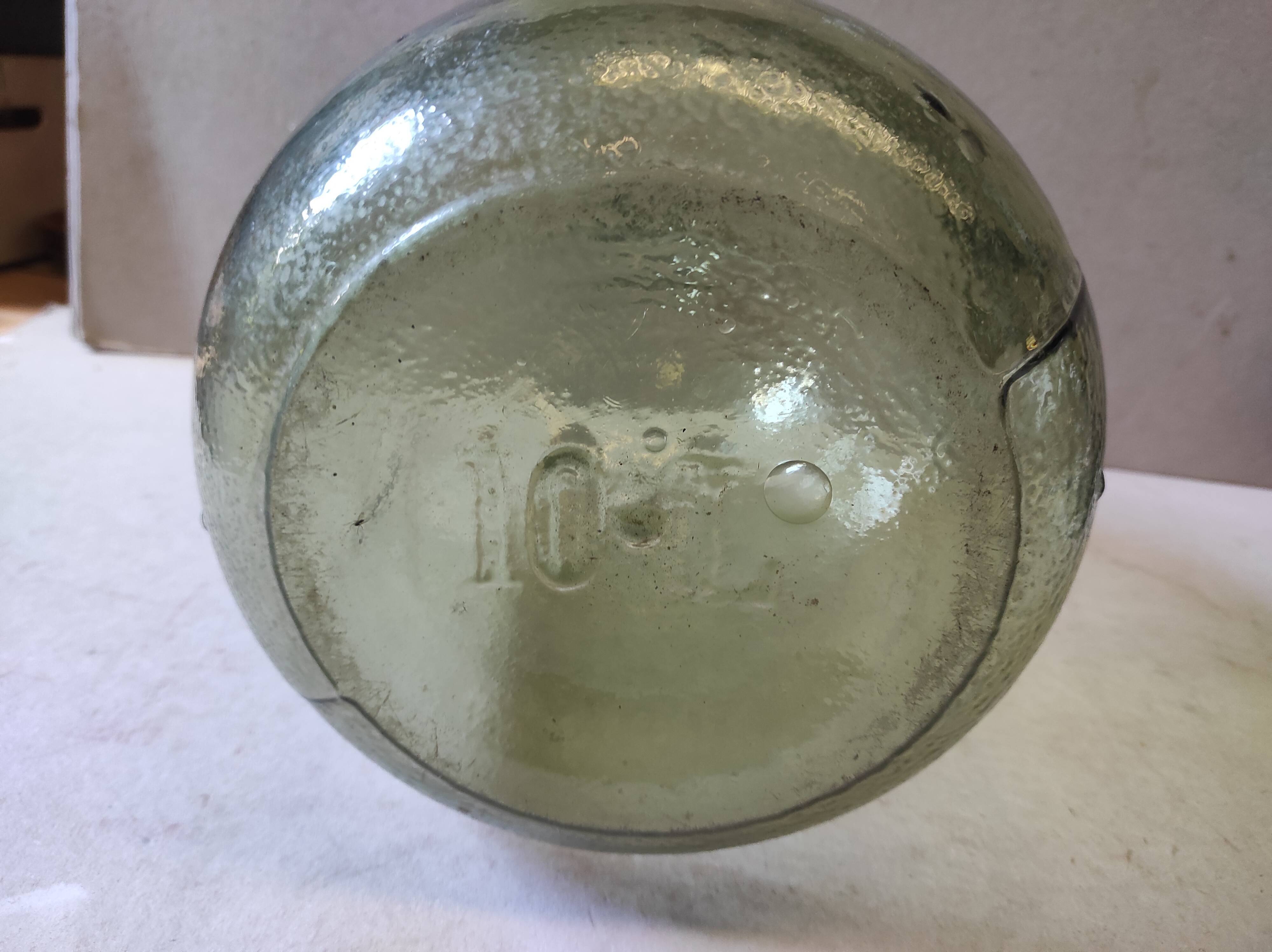 Vintage former lady-jeanne in green glass 10 L broken neck