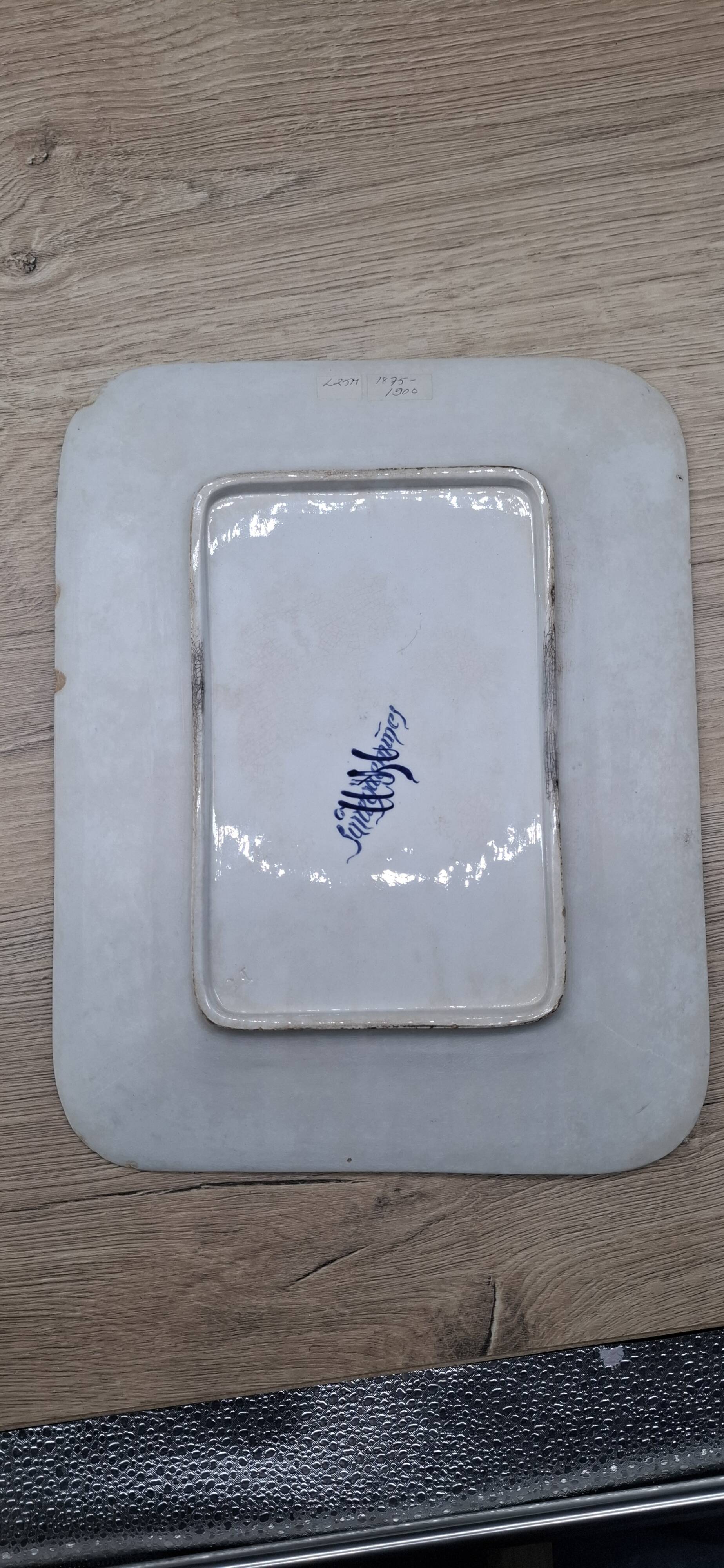 Antique Sarreguemines earthenware dish, Cluny model, 19th century