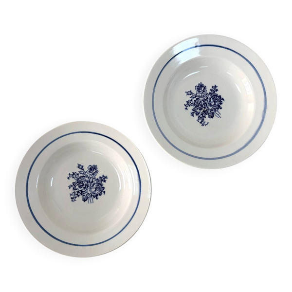 Paire d’anciennes assiettes creuses en faïence
