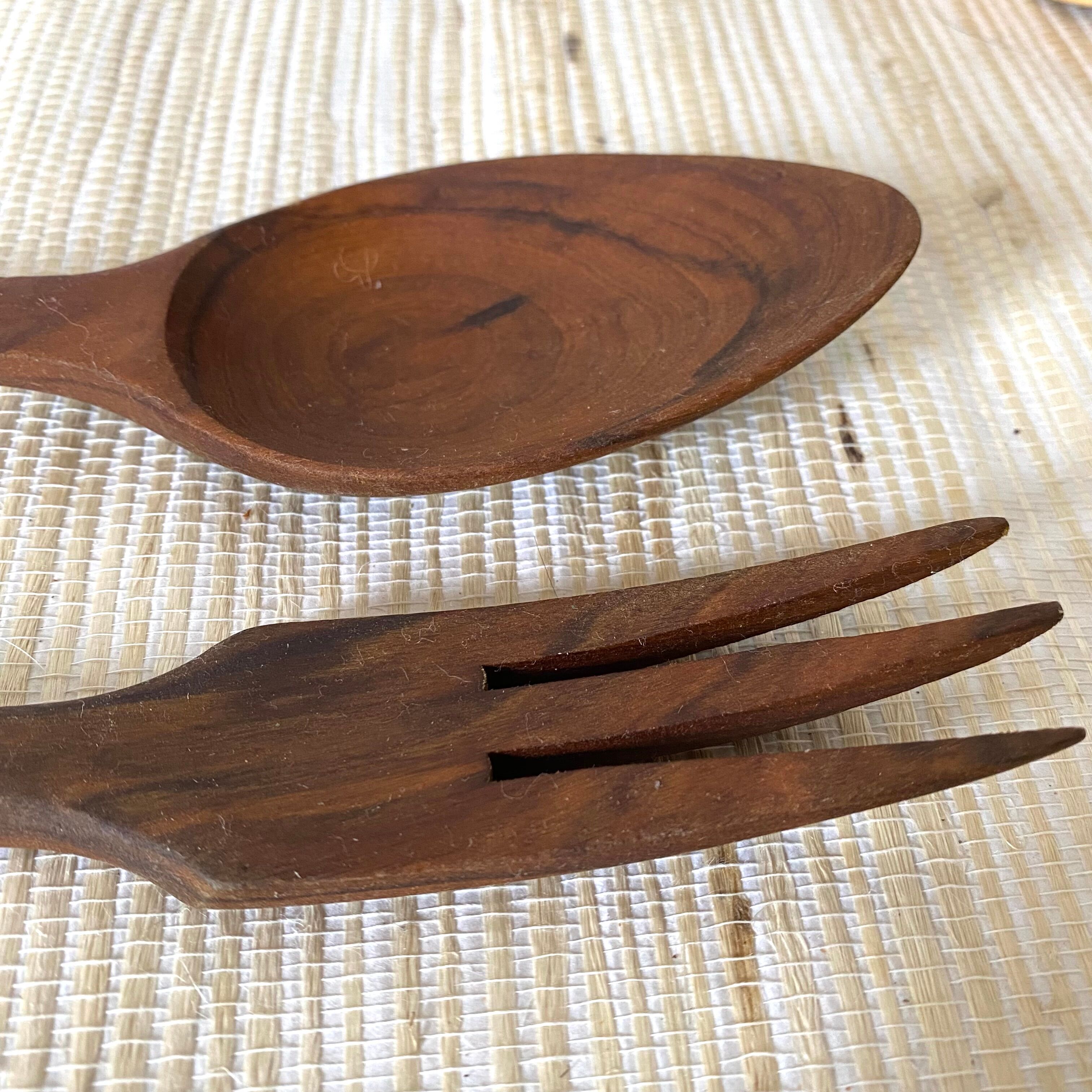 Salad cutlery in olive wood