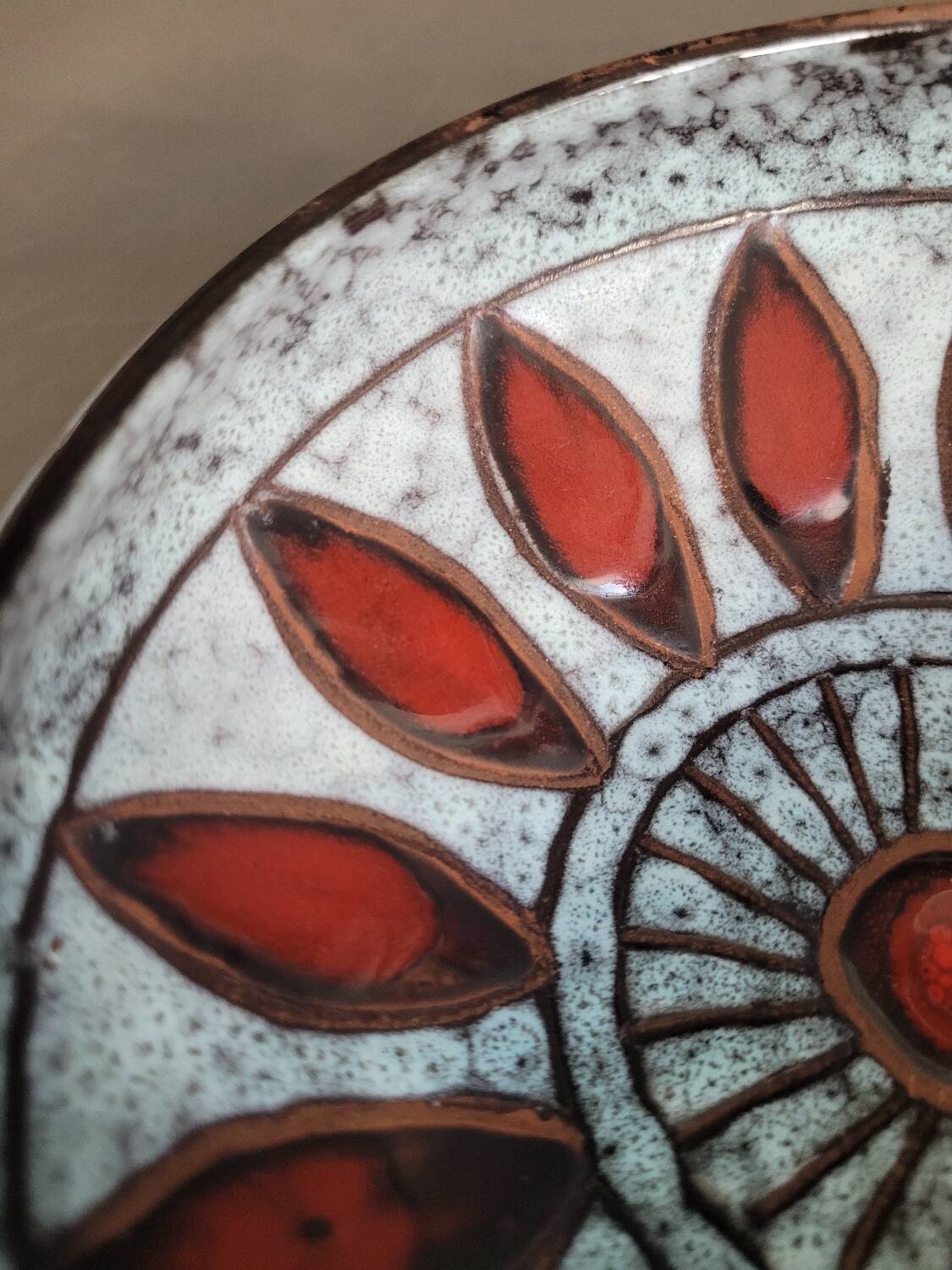 Glazed ceramic bowl signed Hôpital Cantonal Genève 1969