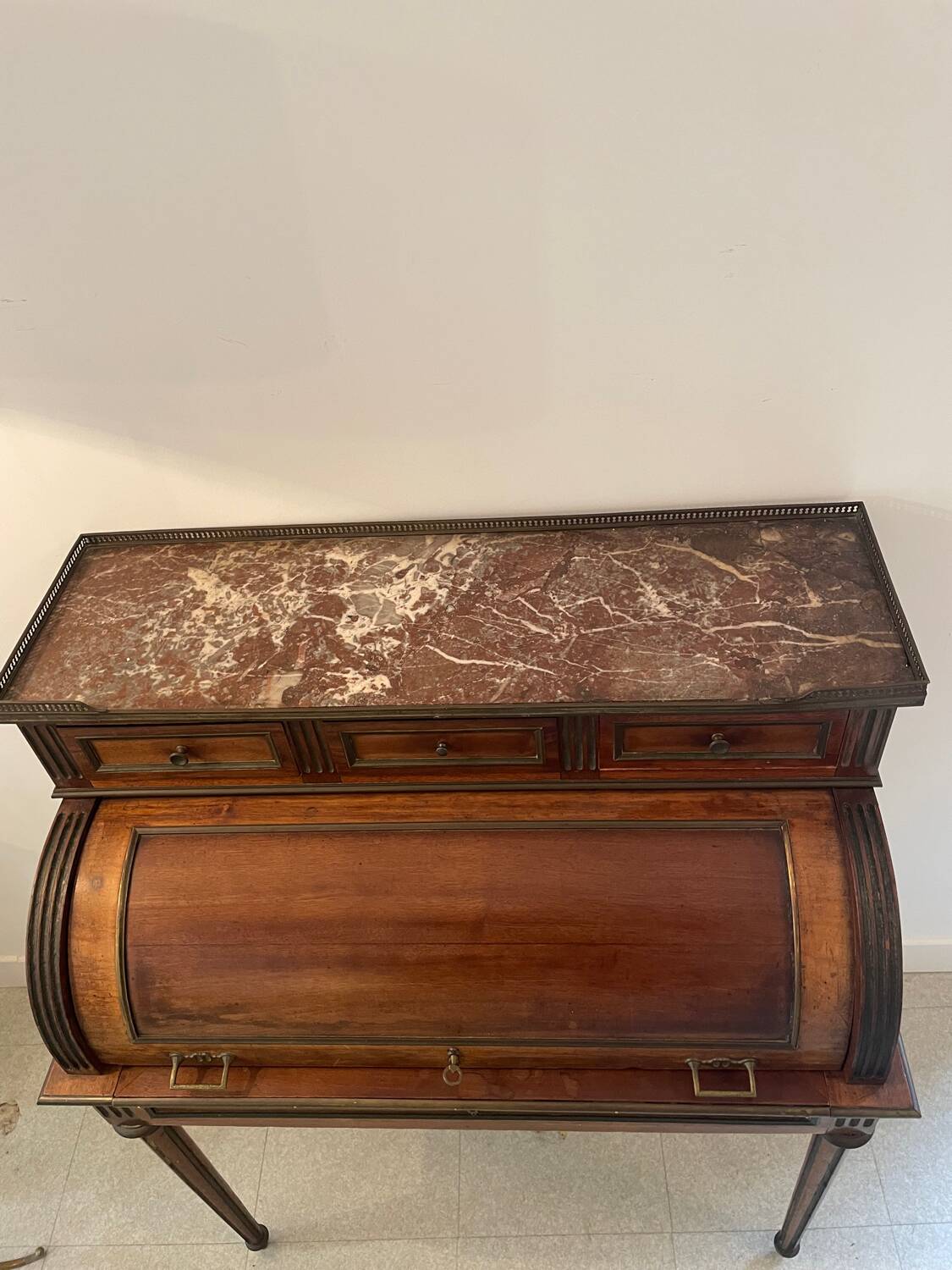 Happiness of the day/Louis XVI cylinder desk
