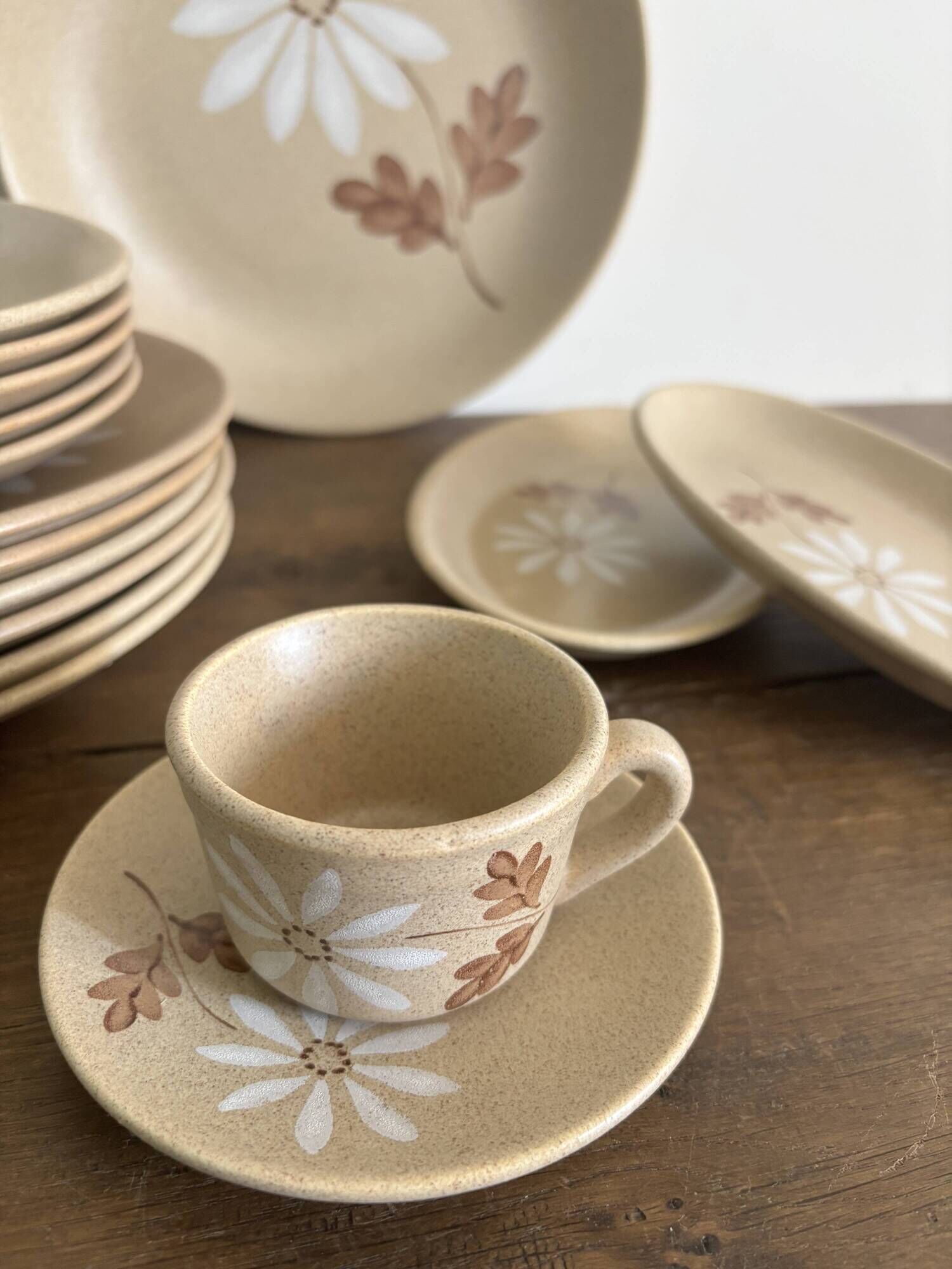 Vintage Autumn tableware from Saint-Amand – 16 pieces