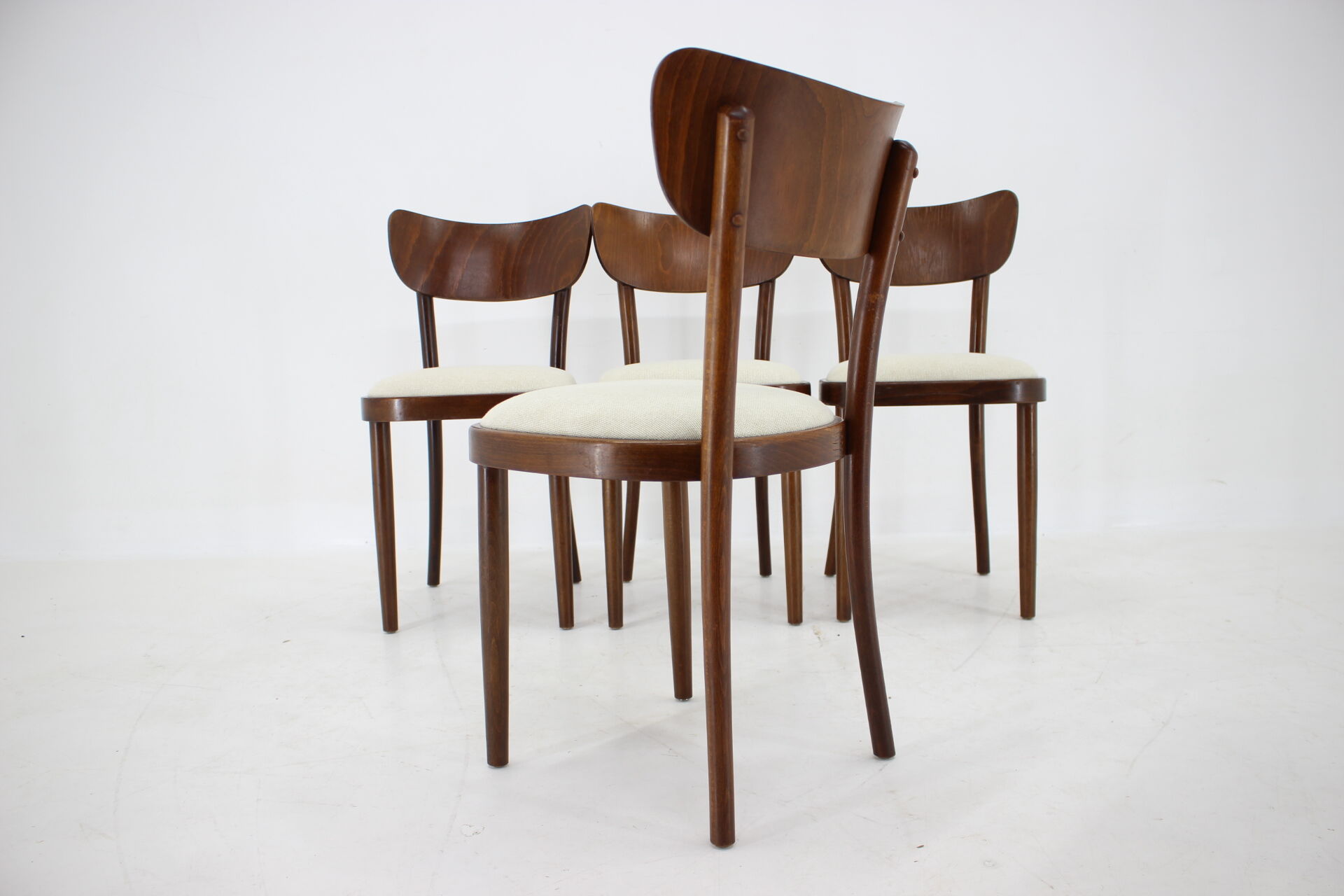 Ensemble de 4 chaises de salle à manger en hêtre des années 1950, Tchécoslovaquie