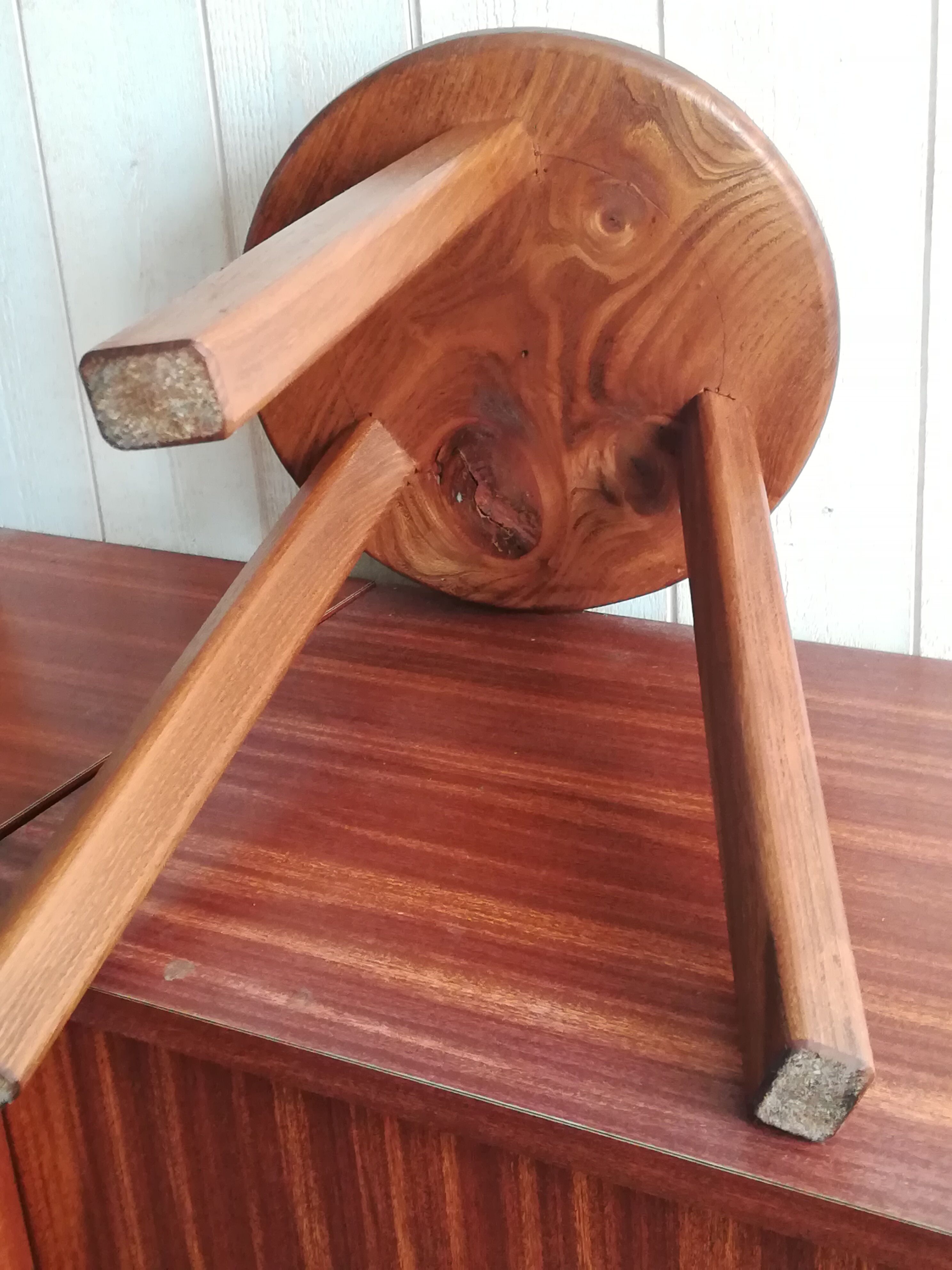 Verni wood tabouret