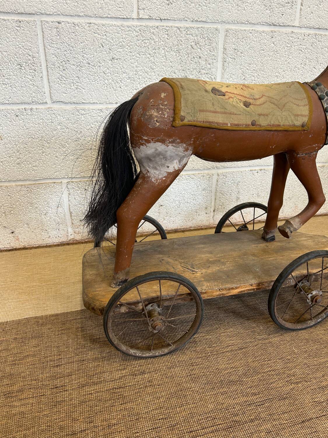 Very old pulling horse popular art