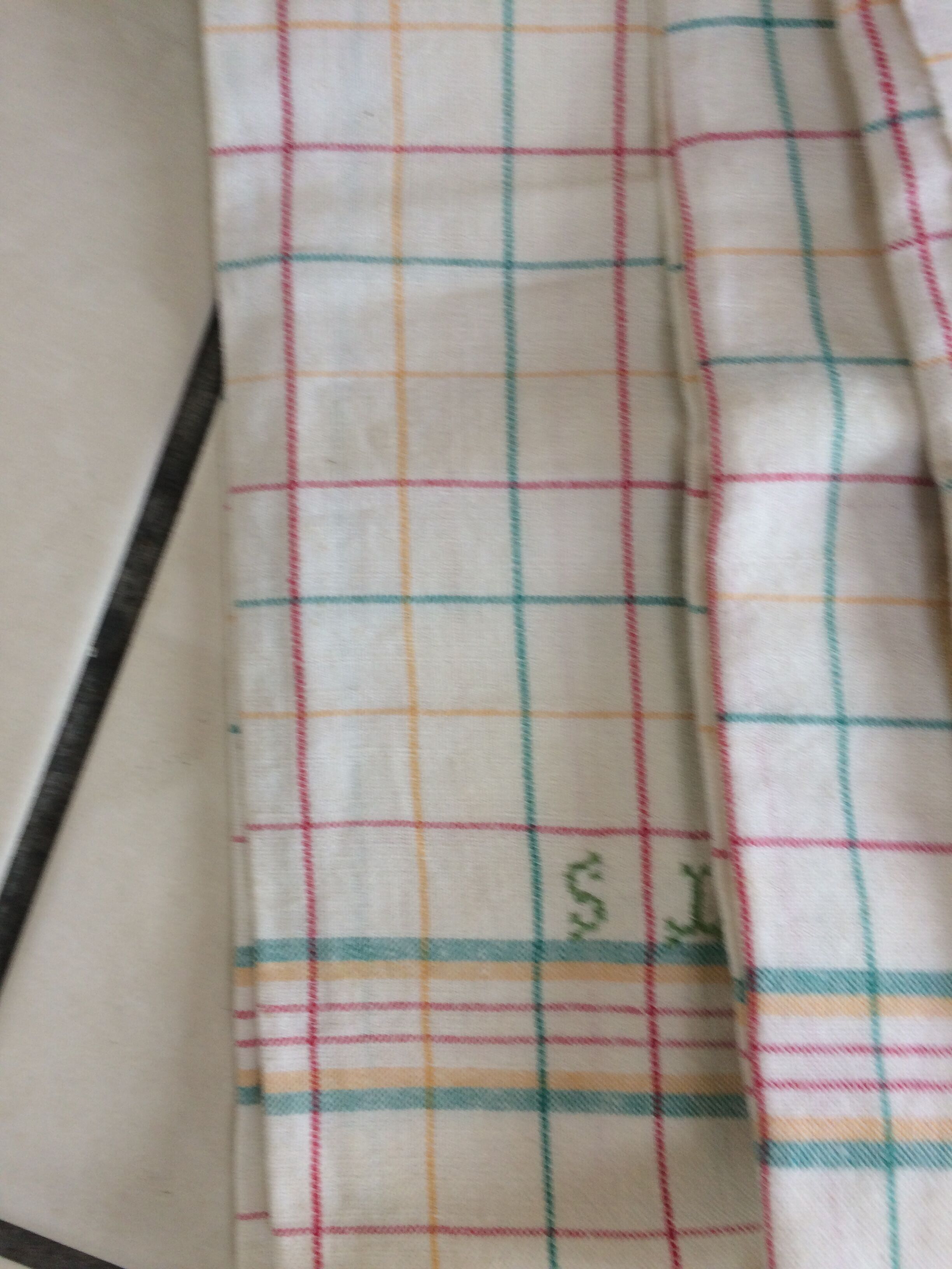 5 old towels not matching.