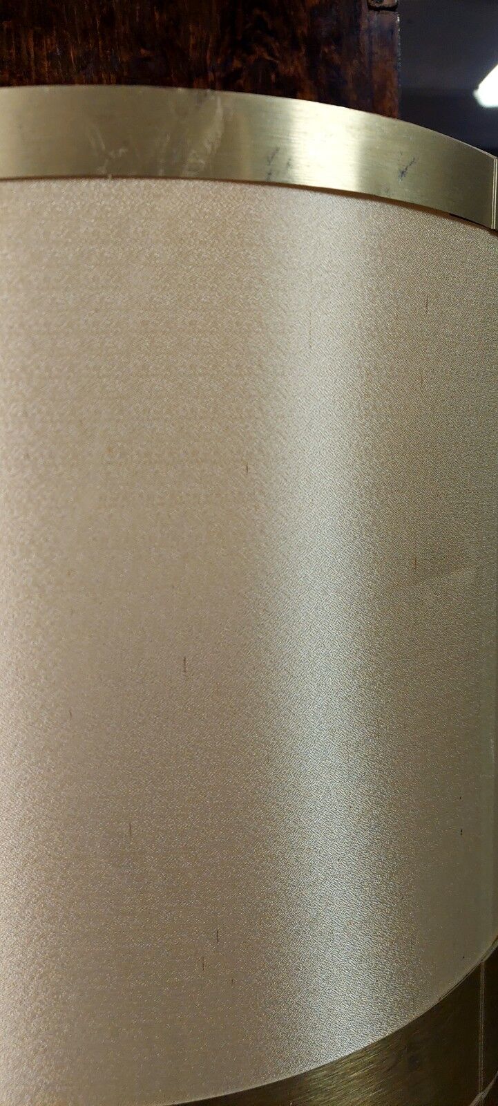 Vintage 80s design floor lamp in leather and brass.