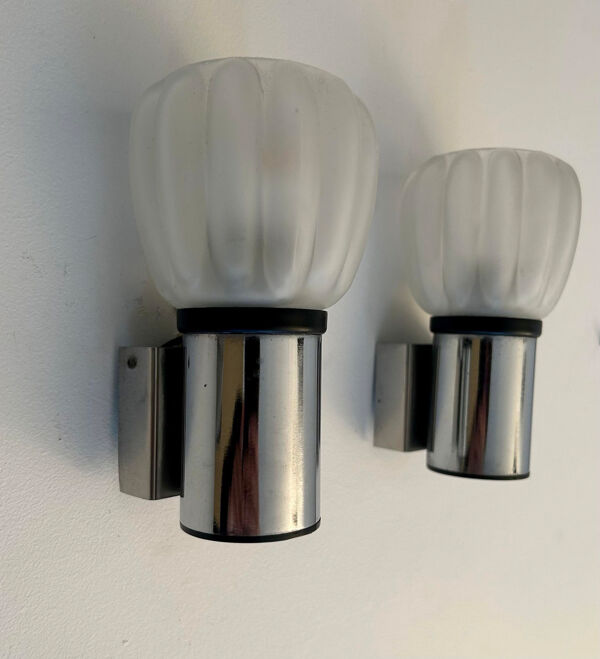 Paire d'appliques vintage, verre sablé et métal chromé, France 1970