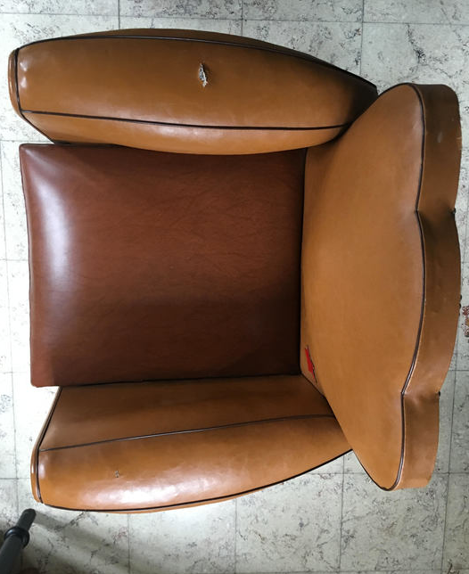 Fauteuil club moustache années 40