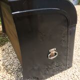 Old car back trunk most certainly from the 1930s
