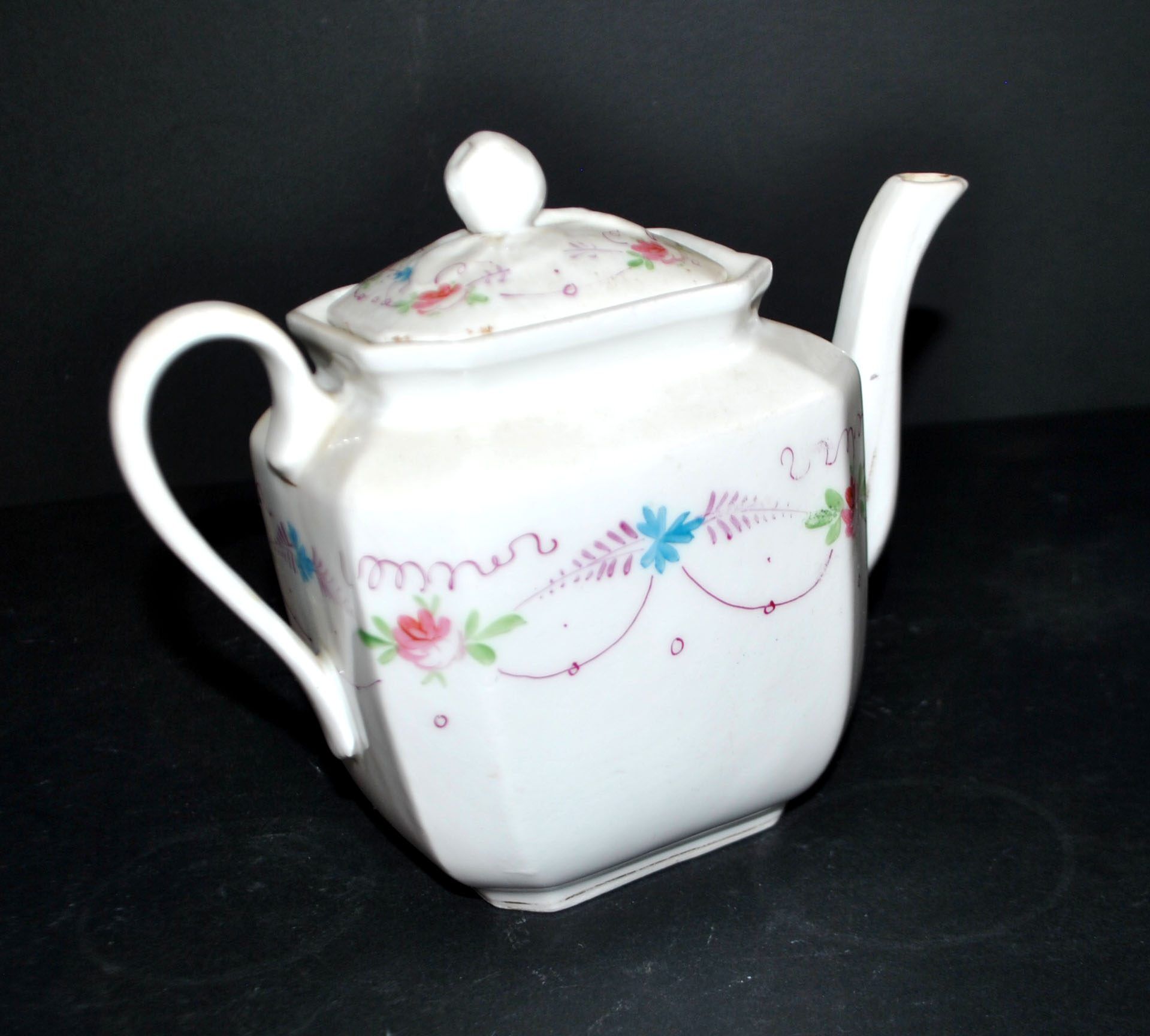 Old Paris porcelain herbal tea pot – hand-painted polychrome decoration, 19th century