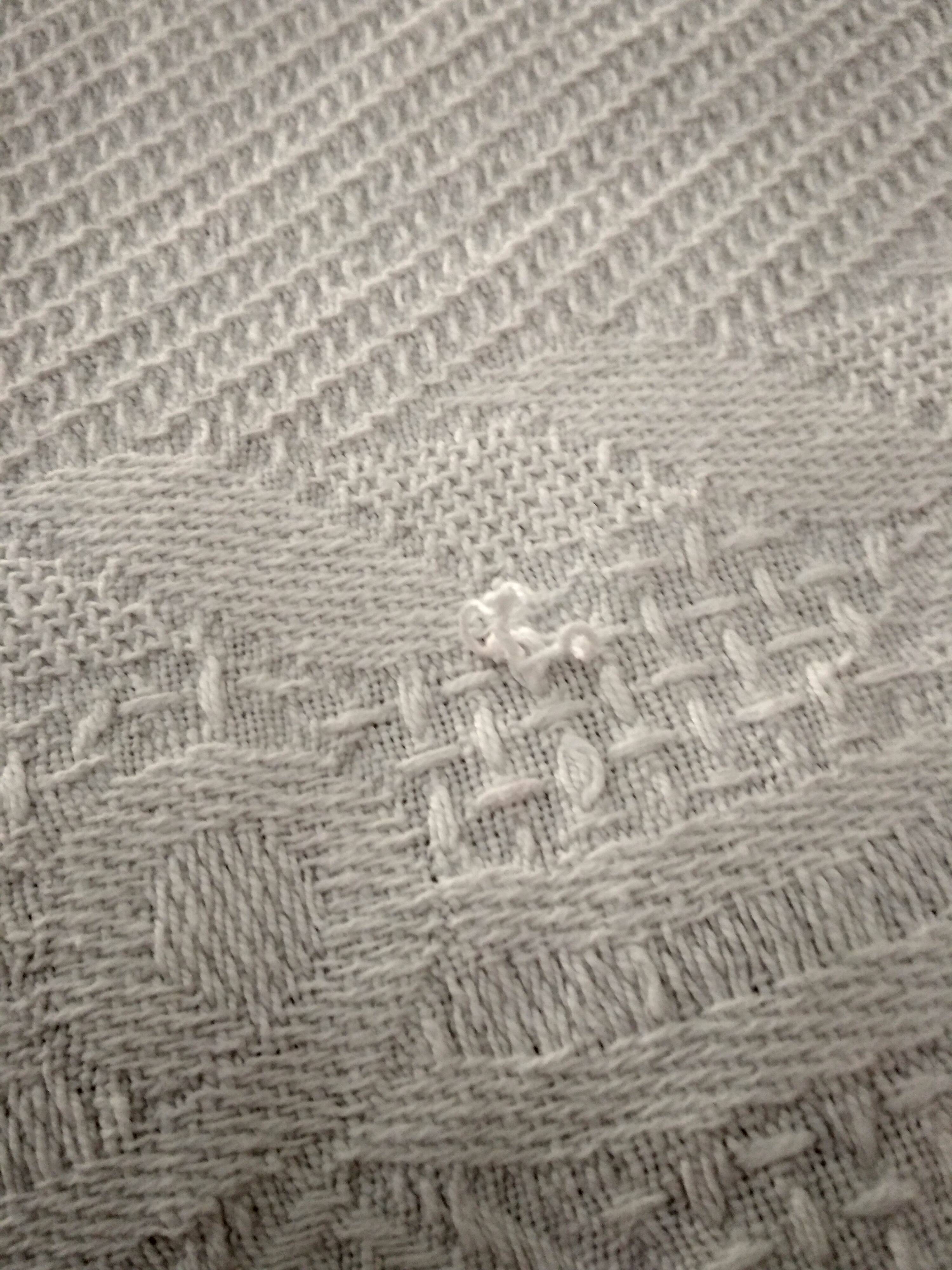 Bedspread in woven white cotton, double bed