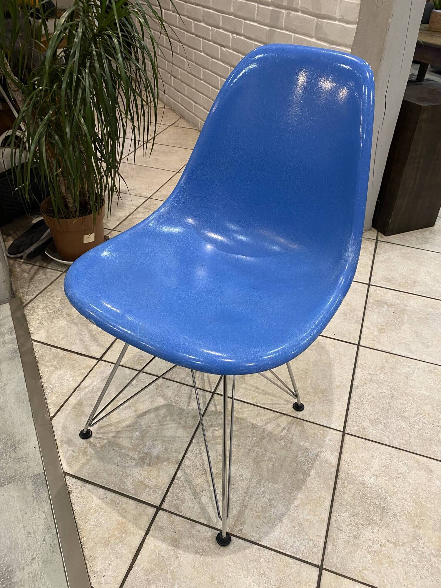 Turquoise blue DSR Eiffel fiberglass chair Eames Herman Miller vintage