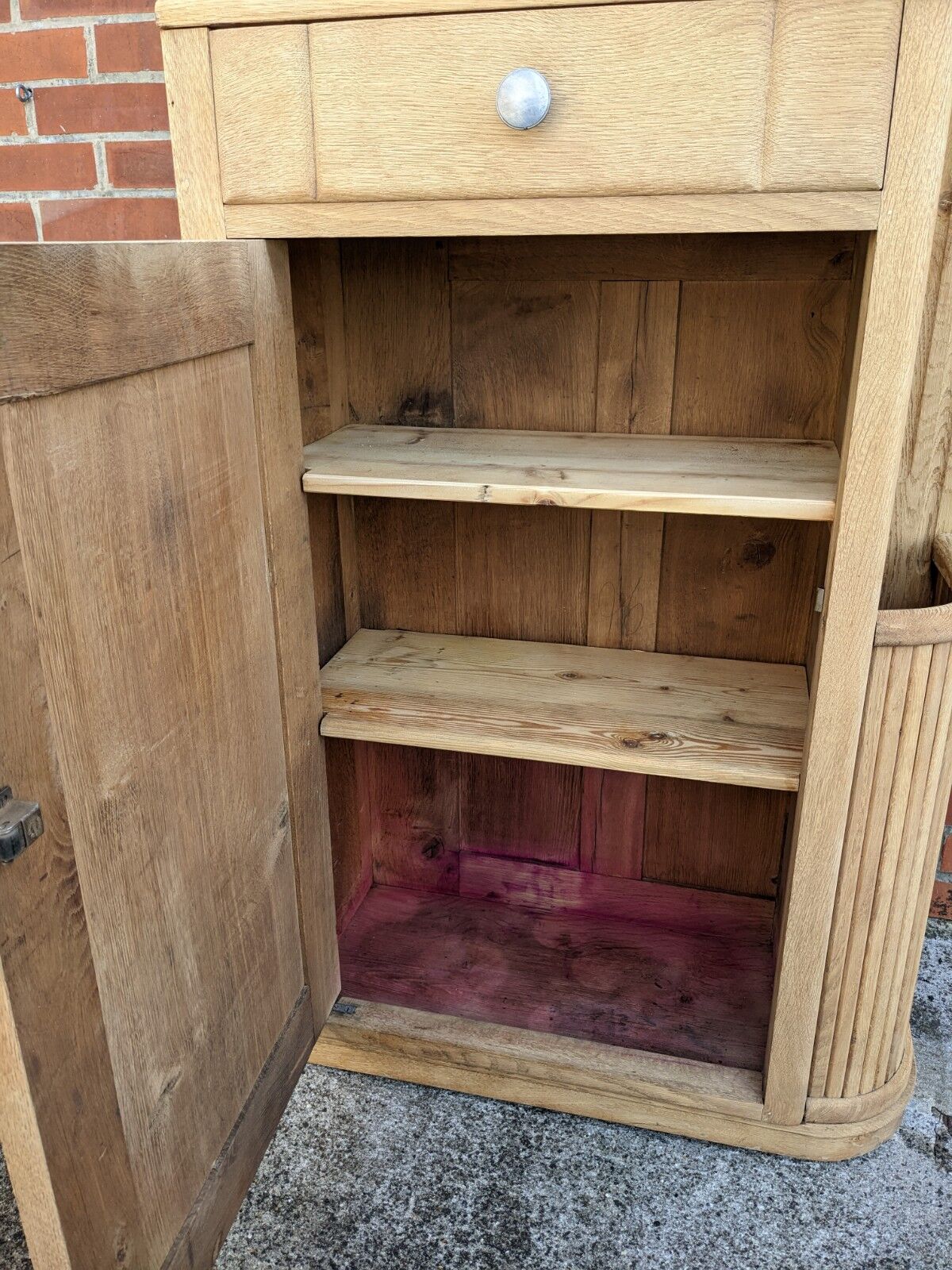 Entrance cloakroom