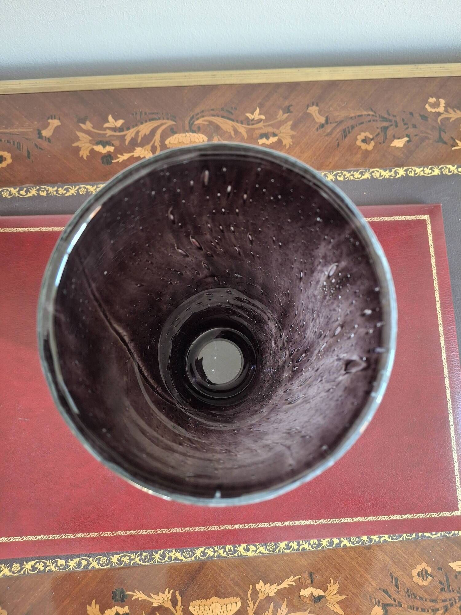 Large blown glass roller vase with speckled gray/purple camaieu decor