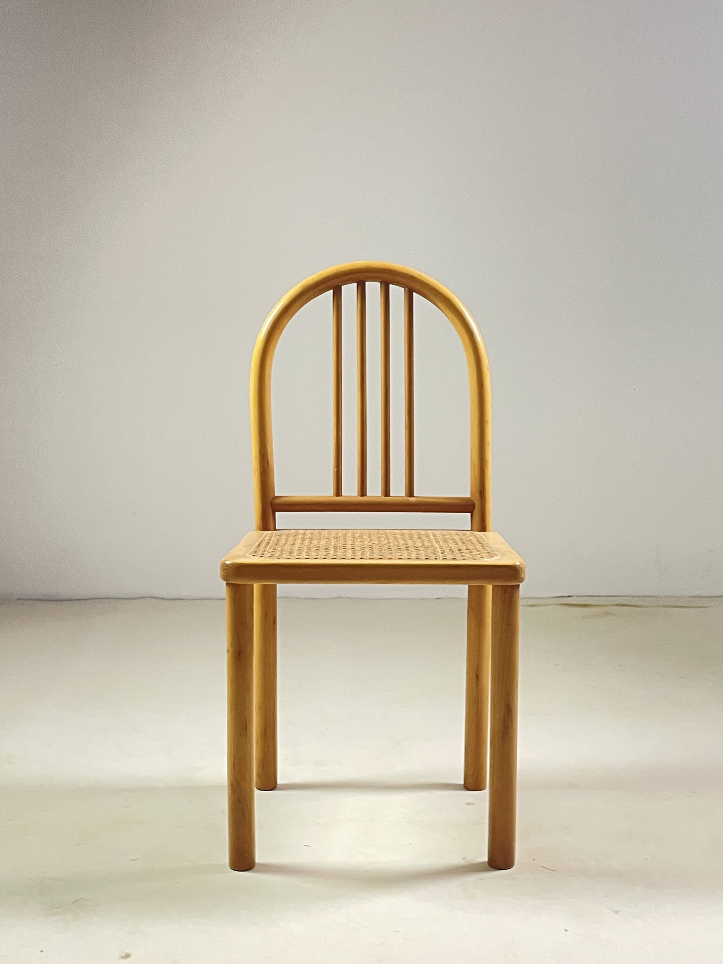 Chaise vintage en bois et cannage