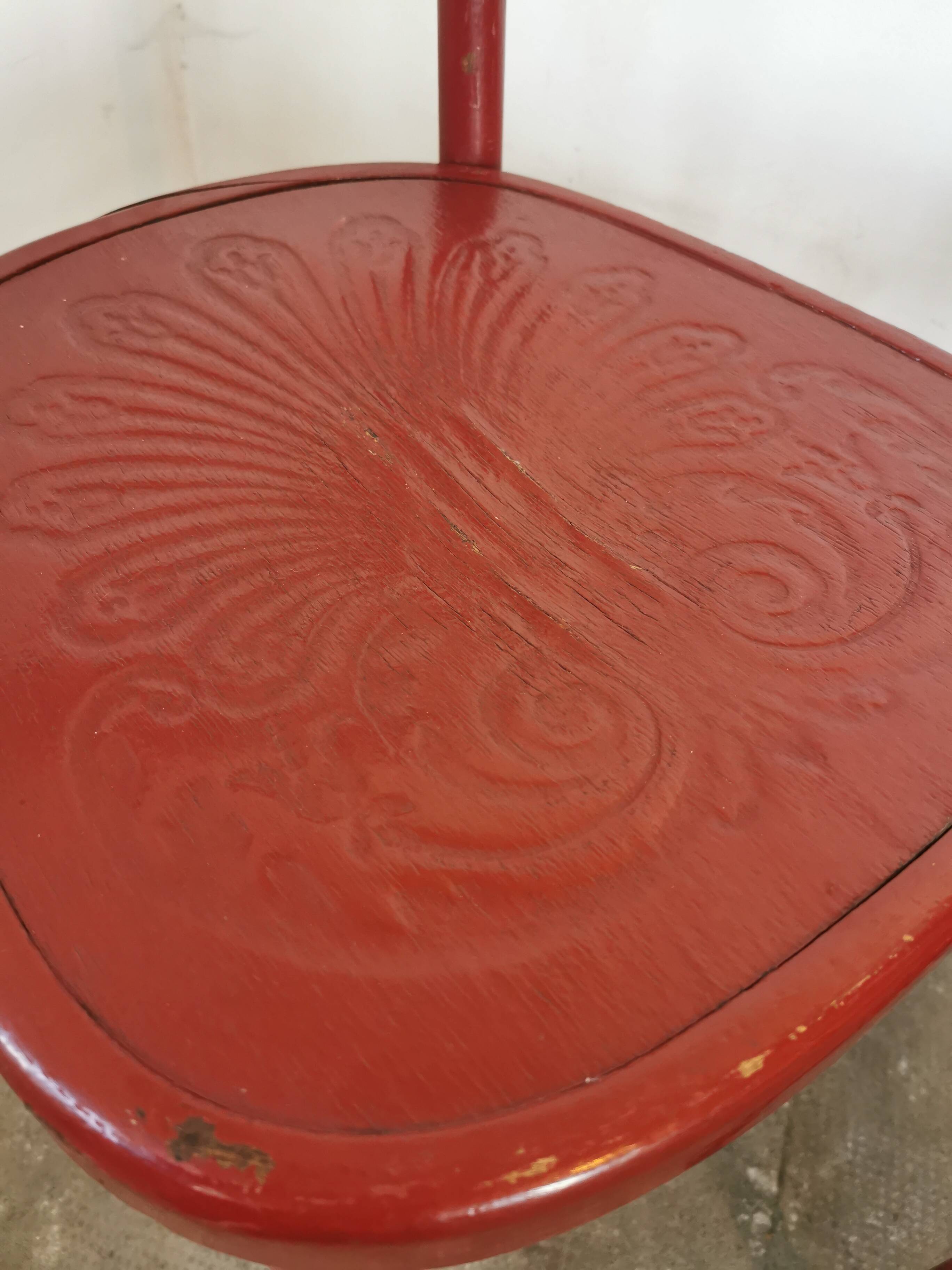 Set of 4 curved wooden bistro chairs Fischel