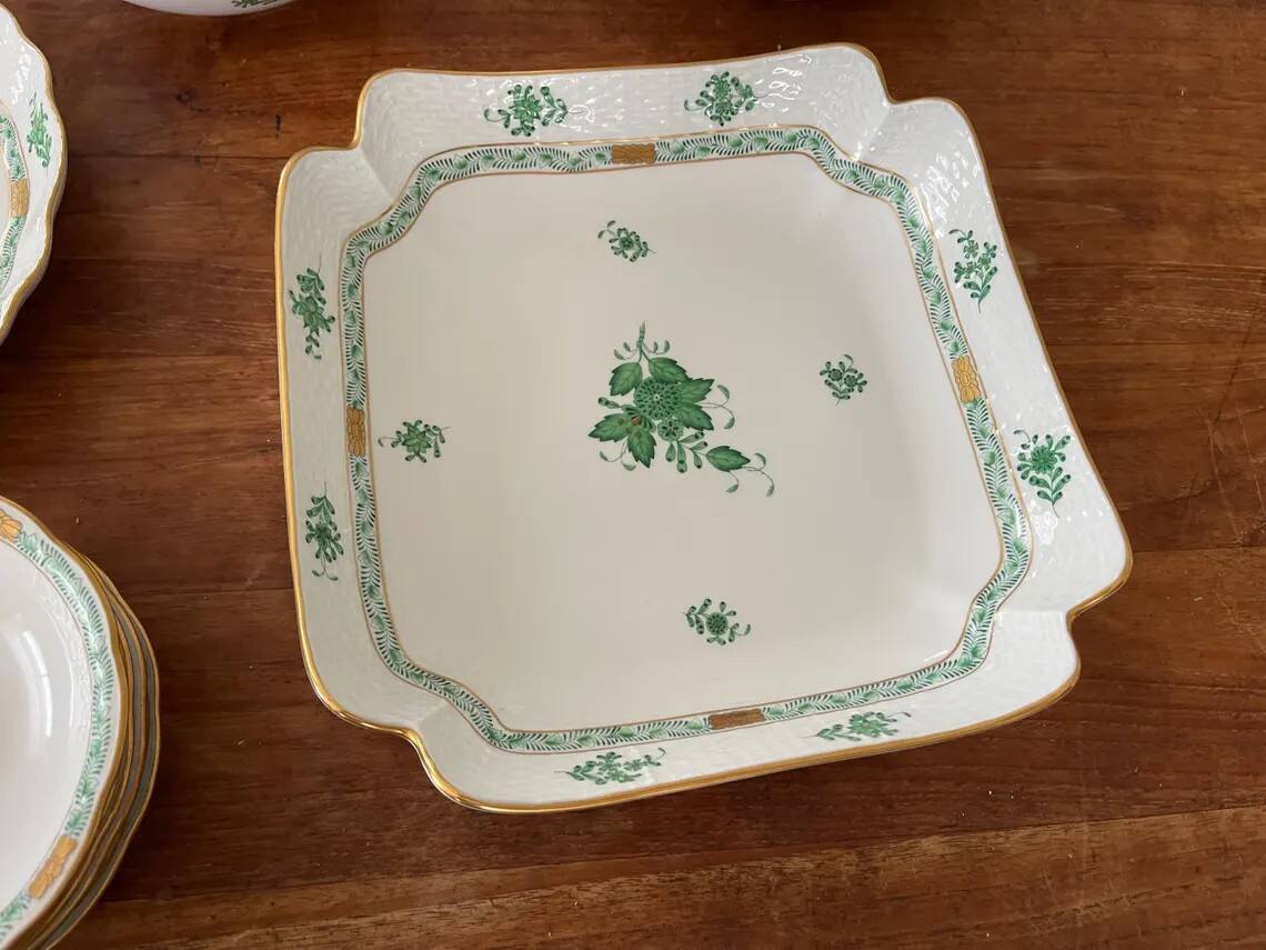 Gorgeous Herend Hungary Apponyi Chinese Bouquet Green Complete Dinner, Brea