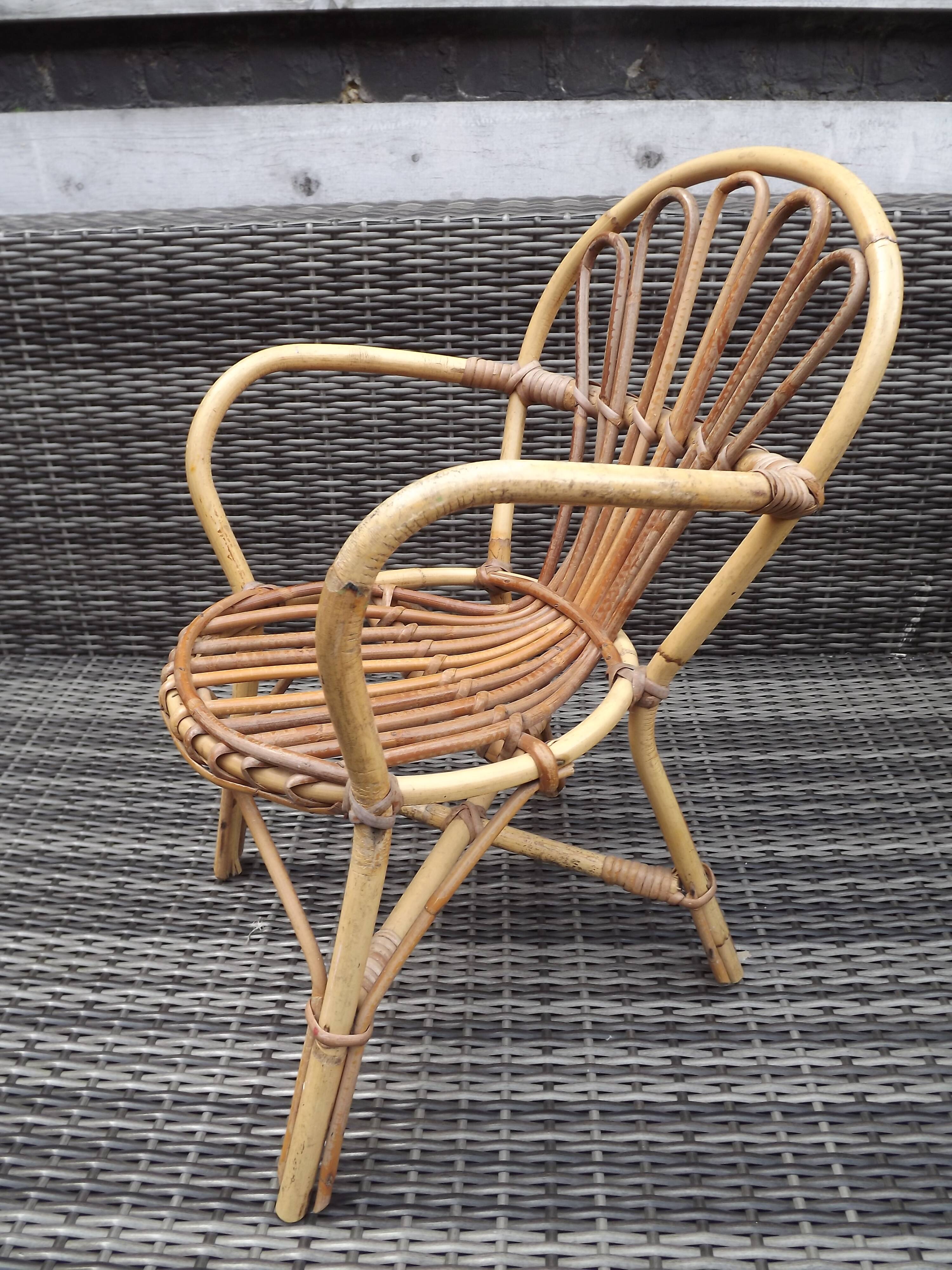 Vintage 70's rattan children's chair
