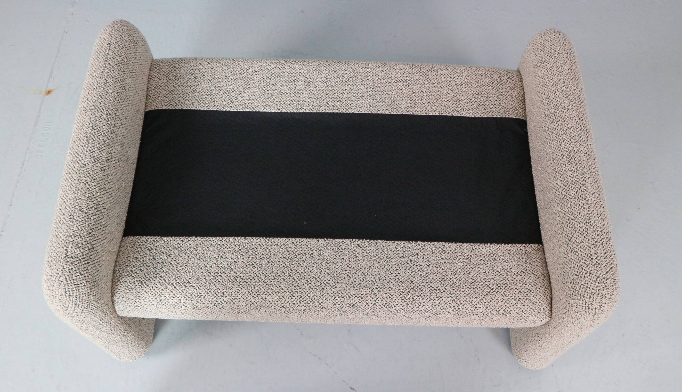 Vico Magistretti "Maralunga" 3-seater and footstool re-upholstered For Cassina