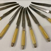 11 couteaux art déco, Bakélite et plaqué argent dans un coffret