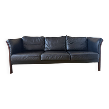 Skalma leather sofa