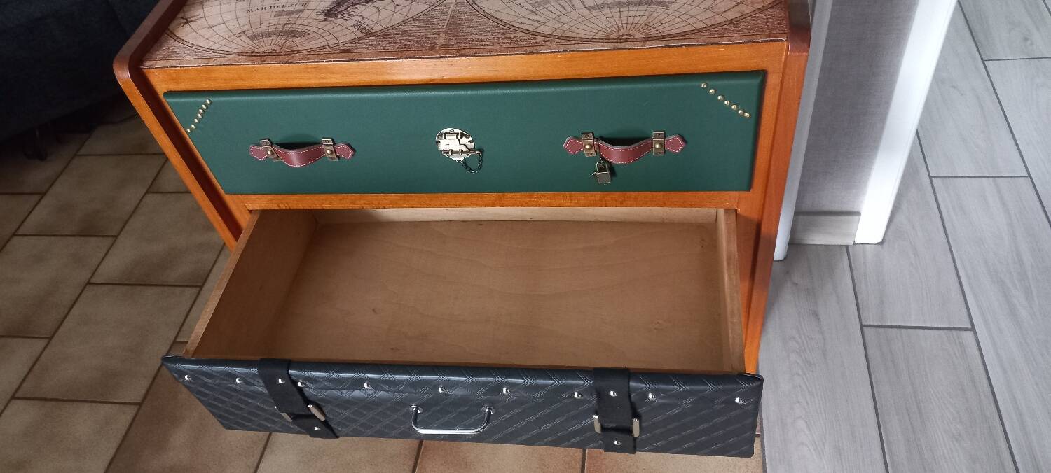 Vintage chest of drawers